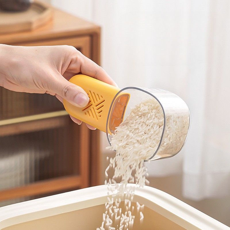 Multi-Color Food Measuring Scoop